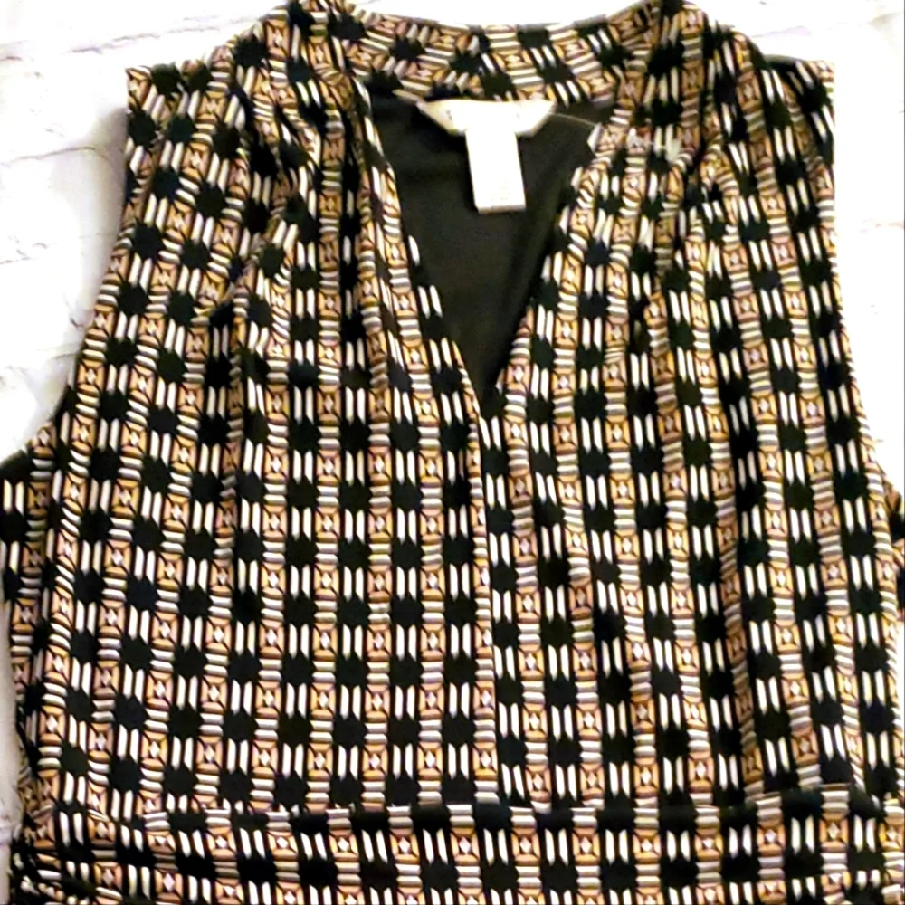 White House Black Market Black Gold sleeveless v neck blouse S - Picture 2 of 6